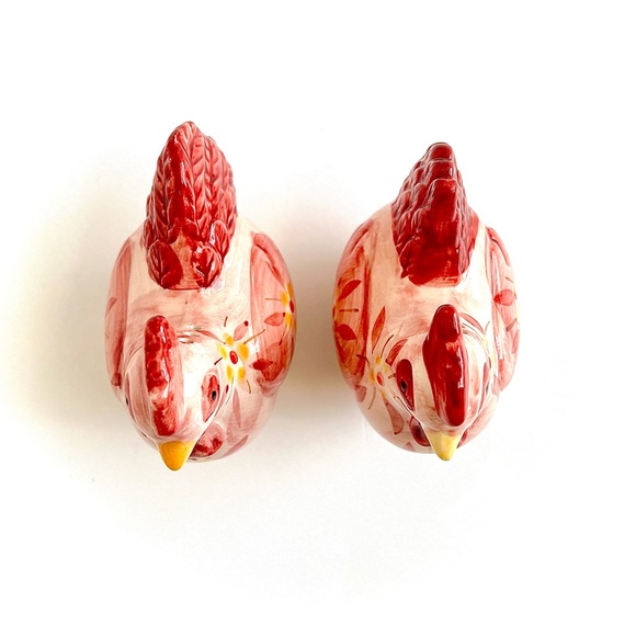 Vintage Temp-tations Old World Cranberry Chicken Salt & Pepper Shakers - Picture 6 of 10